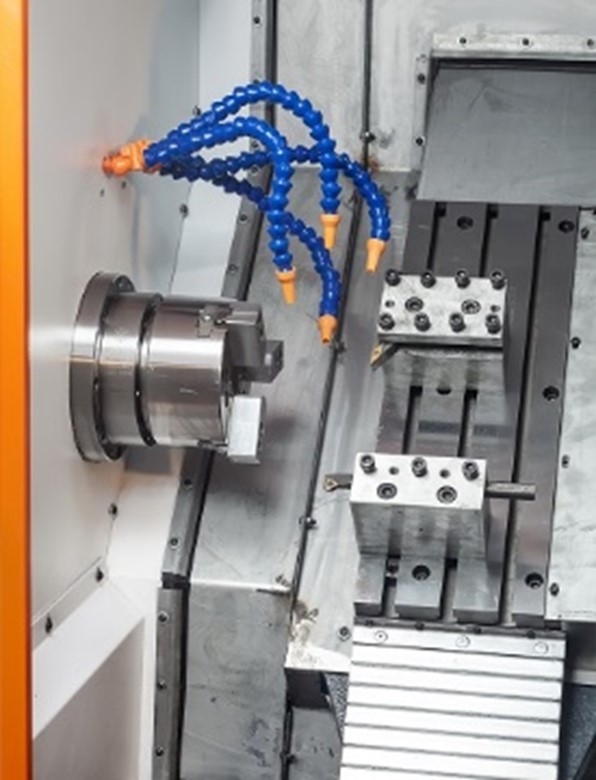 شکل 4 نمونهی پایه ابزار در دستگاه تراش CNC گنگ تایپ شرکت کنترل