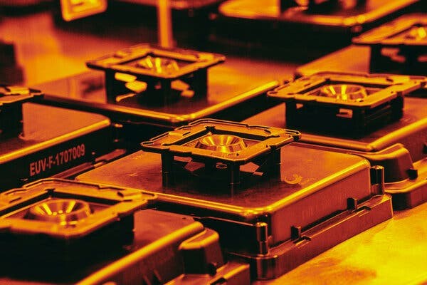توسعه فناوریهایی با کاربردهای نظامی، مانند هوش مصنوعی، شبیهساز